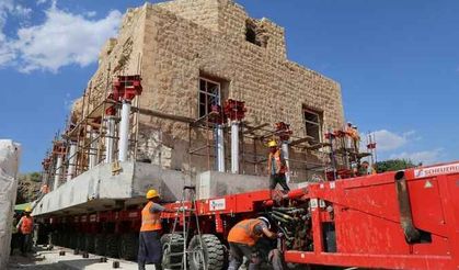Tarihi Artuklu Hamamı 37 milyon lira maliyetle taşınmaya başlandı
