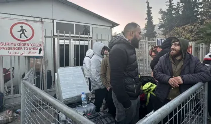 Hatay'daki Cilvegözü Sınır Kapısı'nda yoğunluk yaşanıyor! Suriyeliler dönüş yolunda