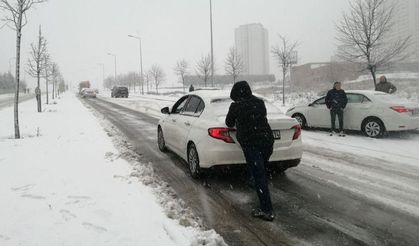 İstanbul kar yağışı sonrası beyaza büründü!