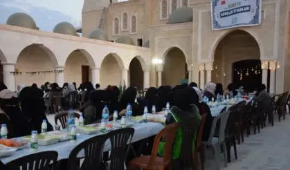 Genç İHH'den Suriye'de 7 bin üniversite öğrencisine iftar 