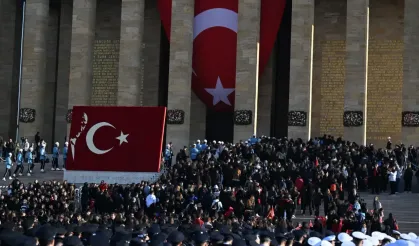 Bugün 10 Kasım Atatürk’ün vefatının 87. yılı! Devlet erkanı Anıtkabir’de buluştu