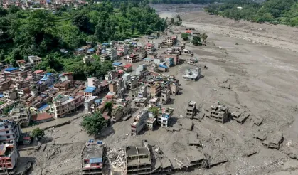 Nepal'de sel faciası: Can kaybı 1287'ye çıktı