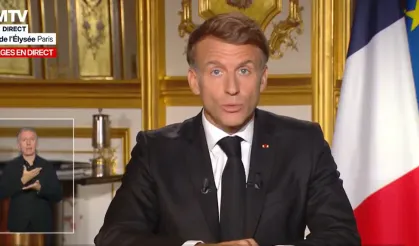 Fransa sokakları savaş alanına döndü: Macron'dan "Bunu ülkemize nasıl yaparsınız?" çıkışı