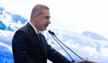 İstanbul'da 8'li zirve: Hakan Fidan'dan 'İran' çıkışı