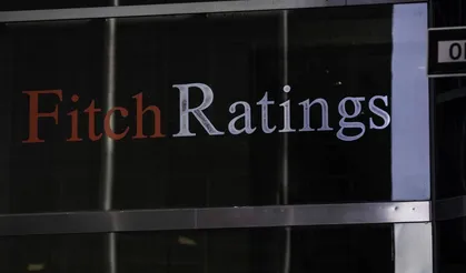 Fitch Ratings'ten küresel ekonomi uyarısı! Petrol ve yapay zekâ için risk arttı