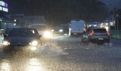 Uzman isim fırtına için saati verdi: Megakente Balkanlar'dan oraj geliyor