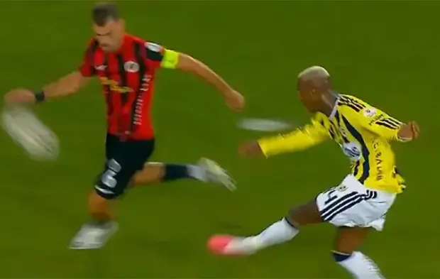 Gençlerbirliği-Fenerbahçe maçının tartışmalı pozisyonları: Penaltı var mıydı?