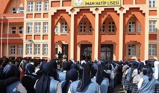 Uluslararası Anadolu İmam Hatip Liseleri… Yazılı ve sözlü sınavla öğrenci alıyor! Yedi kıta aynı çatı altında!