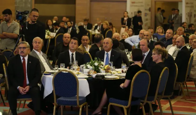 "5. Küresel Başarı Ödülleri" ile "İsmail Gaspıralı Onur Ödülleri" Antalya'da sahiplerini buldu