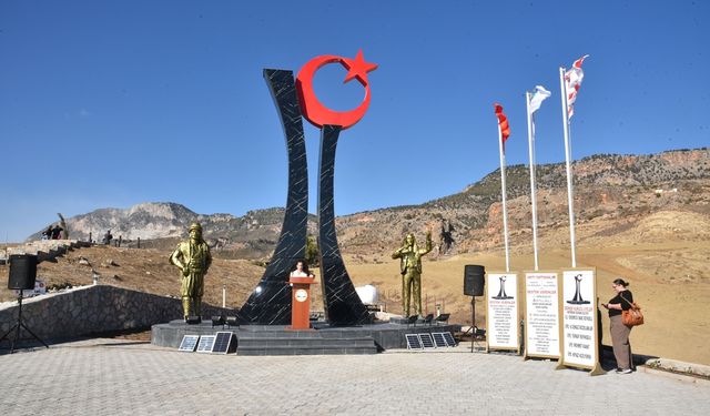 KKTC'de Sarı Çizmeli Mehmet Ağa Anıtı açıldı
