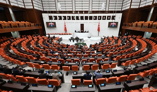 Meclis'te sandalye dengesi değişti: AK Parti 280'e ulaştı