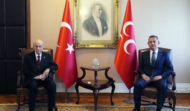 Özel'e ilk bayram tebriği Bahçeli'den geldi