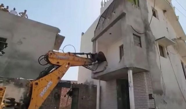 200 milyon Müslüman zulüm altında: Hindu rejimi  bir camiyi daha yıktı