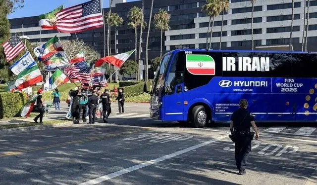 Dünya Kupası'nda kriz: İran Milli Takımı ABD'de protestoyla karşılandı
