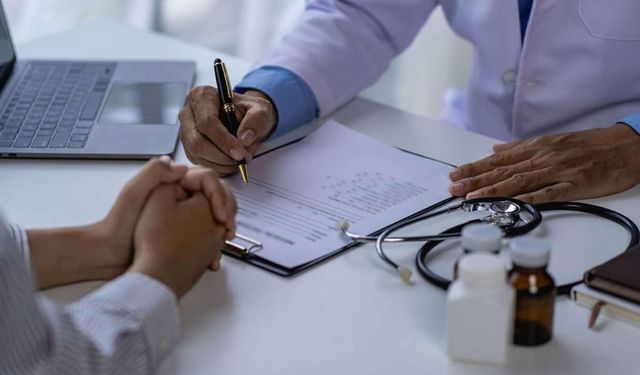 Doktor, ebe ve hemşirelerin hastalanma lüksü yok! Hastalanan hekim, ebe ve hemşire işini kaybediyor! Aile Hekimliği Sözleşme ve Ödeme Yönetmeliği değişmeli