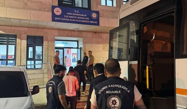 Artvin'de 41 düzensiz göçmen yakalandı