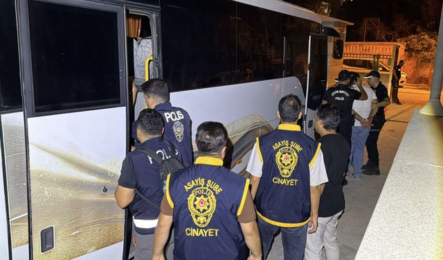 Adıyaman'da 'Kirveler' Çetesine Şafak Baskını: 5 Tutuklama