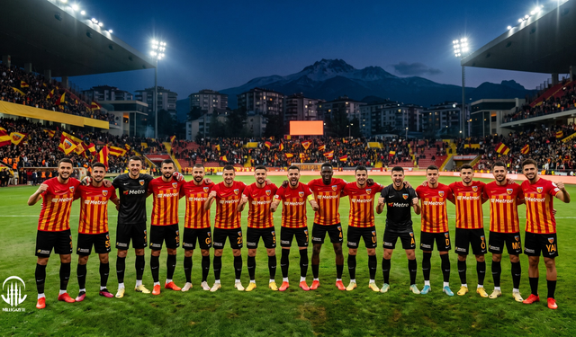 Kayserispor'dan transfer şovu: 15 futbolcu birden açıklandı
