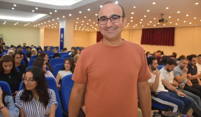22 yıldır gençlere ücretsiz tarih dersi veriyor! 10 binden fazla öğrenciye ulaştı
