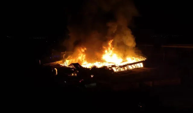 Düzce'de fabrika alevlere teslim: İtfaiye teyakkuzda