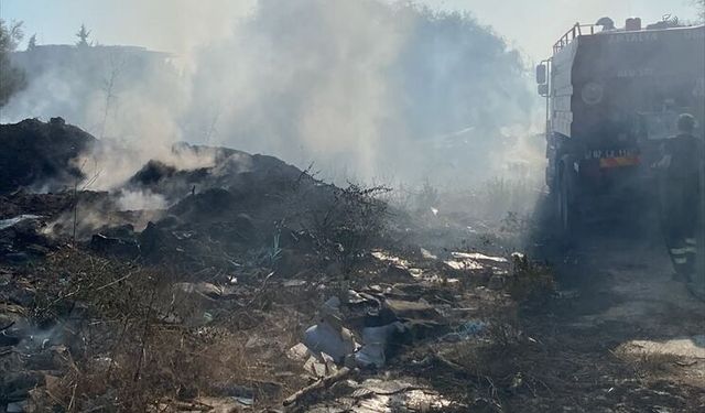 Side'da korkutan yangın: Alevler evlere dayanmadan durduruldu