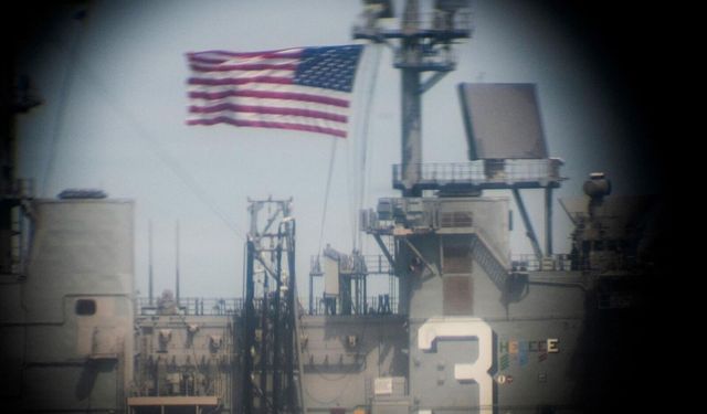Trump 'yalan' demişti, itiraf geldi: ABD uçak gemisinde büyük intihar skandalı!