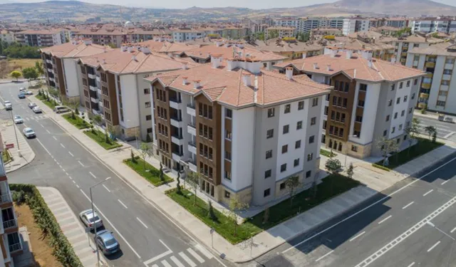 TOKİ taksit artış oranı ne kadar oldu? Konut, iş yeri ve arsa borçlarına hangi oran uygulanıyor?
