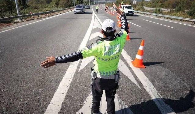 İstanbul'da yarın bu yollar trafiğe kapanacak: Alternatif güzergahlar belirlendi