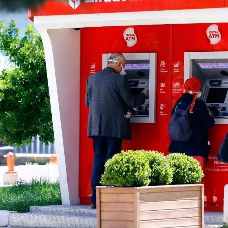 ATM kullananlara flaş uyarı: Haberiniz olmadan bu para sizden alınıyor!