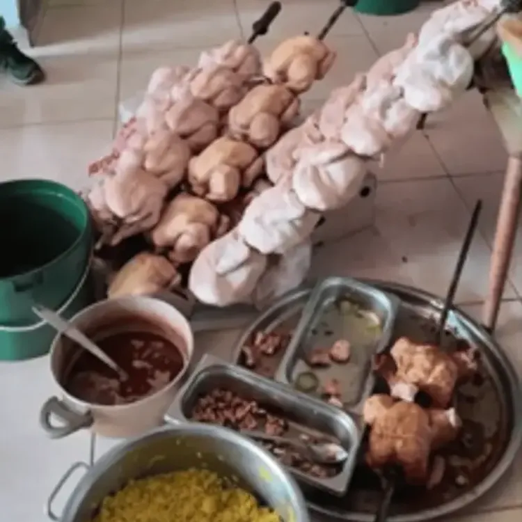 Halk sağlığını tehdit eden görüntüler: “Leş gibi kokuyor” denilen dönerci kapatıldı!