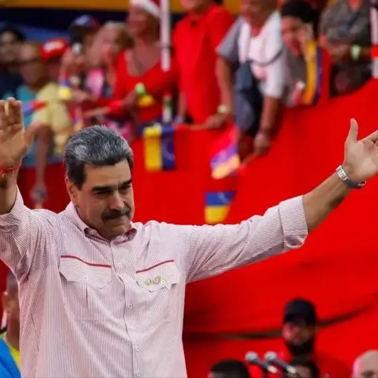 Maduro’dan ABD’ye çifte mesaj: Önce kılıçları çekti sonra dans etti!