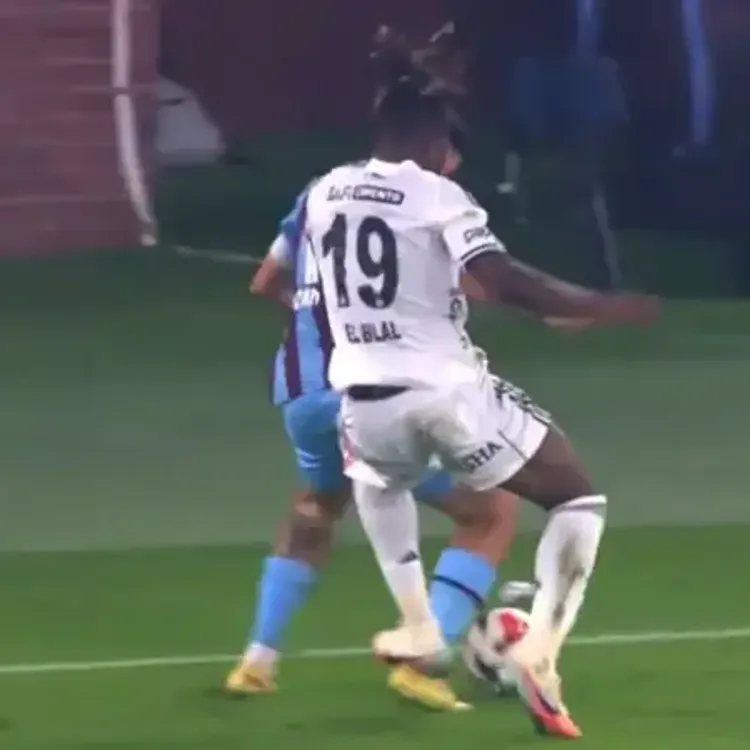 VAR kayıtları açıklandı: Derbideki o detay tepki topluyor