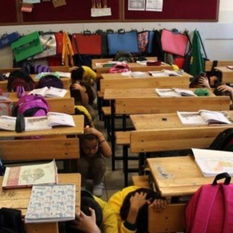MEB'den ezber bozan karar! Milyonlarca öğrencinin ders kitabından o kavram tamamen çıkarıldı...