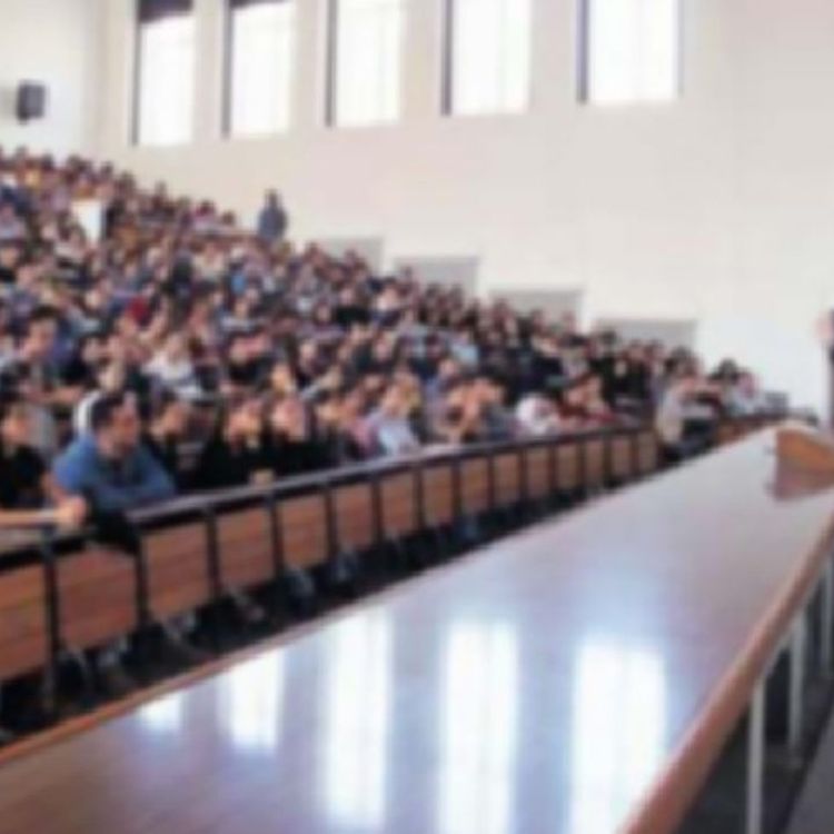 Diploma yetmiyor! İş bulmak için en uzun süre bekleten üniversite bölümleri açıklandı
