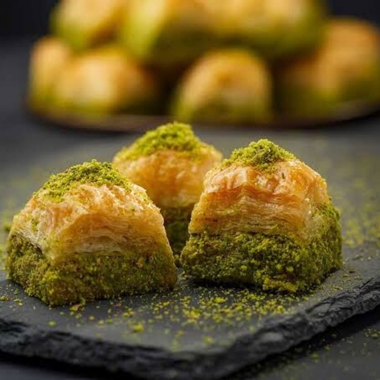 Baklava ustasından haklı tepki: “Antep fıstığı yerine boyanmış çekirdek kullanıyorlar”