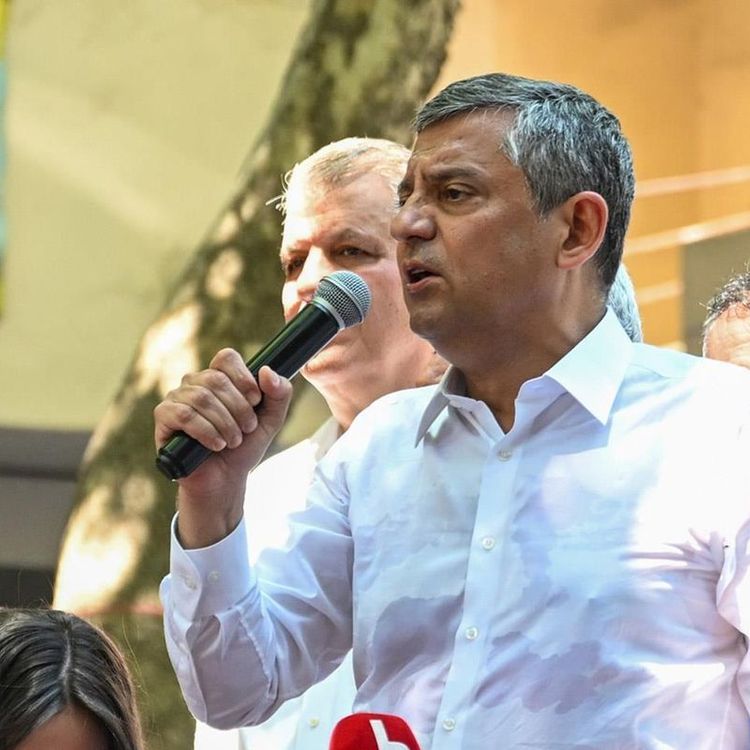 Yeni Parti'de kritik gün! Saat 14:00'te toplanıyorlar