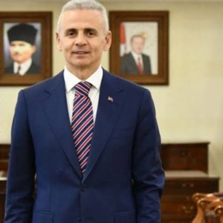 Ardahan Valisi Çiçekli tayt giydiği için mi görevden alındı? Çiçekli sessizliğini bozdu