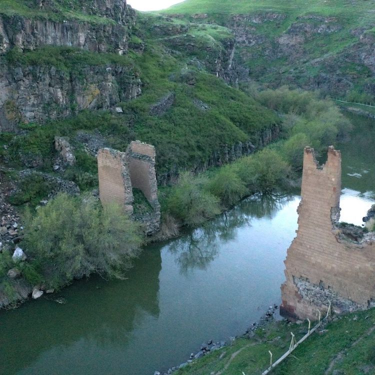 219 yıl önce yıkılmıştı! Türkiye ile Ermenistan sınırındaki tarihi köprü yeniden inşa edilecek