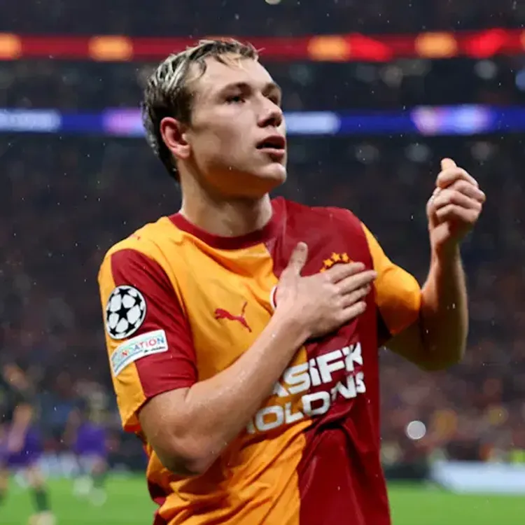 Galatasaray'da Aleksey Batrakov'a 10 talip! Liverpool'dan yönetime ilk talep geldi
