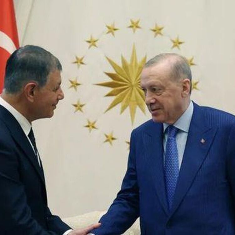 İzmir'de 32 yıllık tarih değişti! Cemil Tugay'a İlk tepki YENİ Parti'den