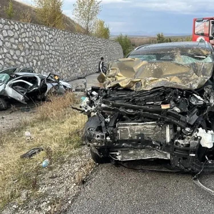 Çorum'da feci kaza! 4 kişi öldü, 2 kişi yaralandı
