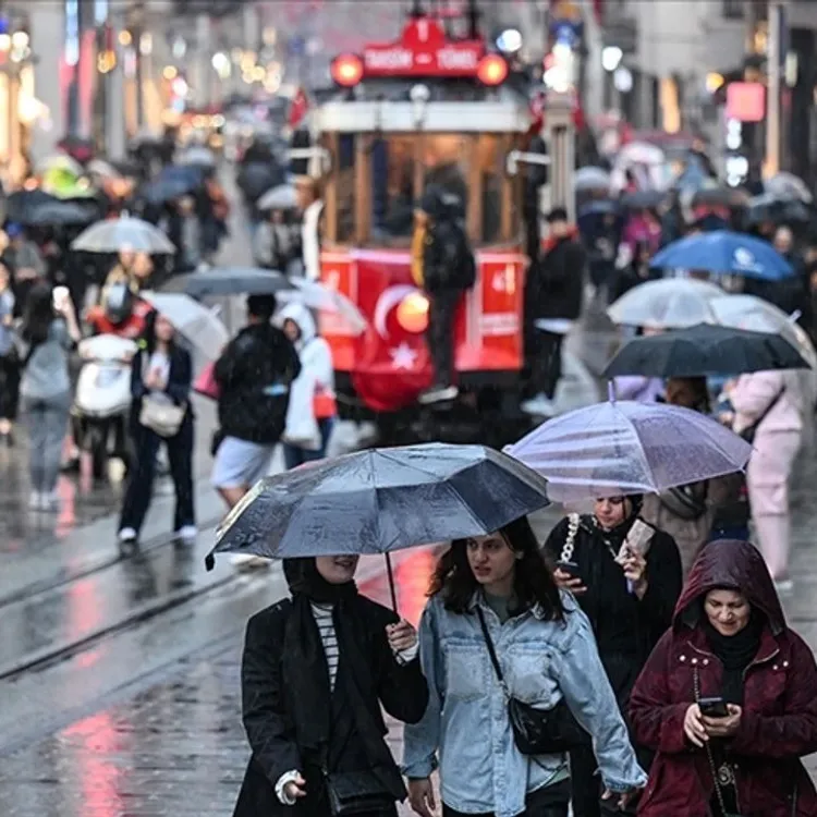 İstanbul'da sağanak alarmı! Uzman isim saat vererek uyardı