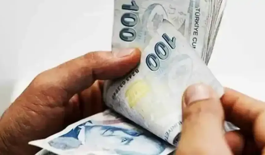 Emekliler heyecanla ikramiyelerini bekliyor! Net tarih açıklandı, hesaplara yatıyor
