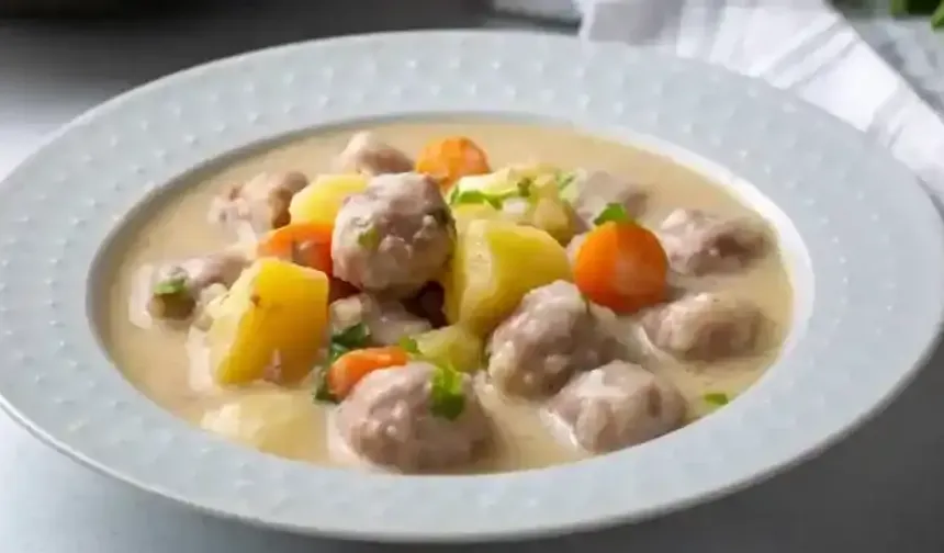 Bu tarif için ete ihtiyacınız yok! Hem doyurucu hem besleyici... Etsiz sulu köfte tarifi