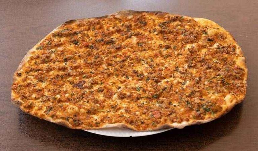 Bu tarifi deneyen bir daha restoranlara uğramayacak! Evde, taş fırın tadında lahmacun tarifi