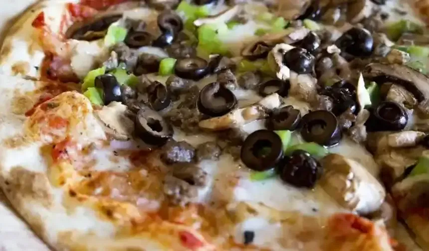 İtalyan mutfağını evinize getirin: Ev usulü pizza nasıl yapılır? 30 dakikada hazır