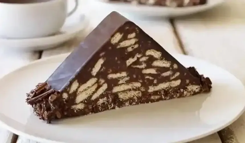 Bu akşamın tatlısı bizden! 20 dakikada mozaik pastanız hazır... Damağınız bayram edecek!