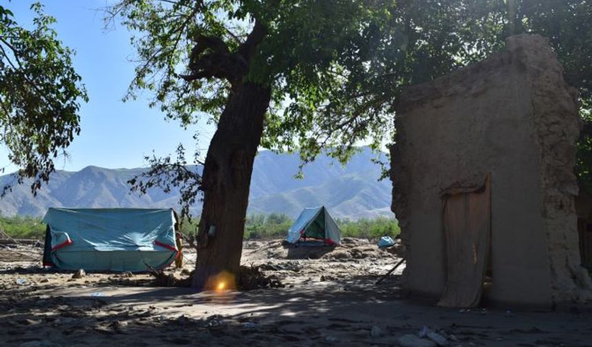 Sel felaketi Afganistan'da yüzlerce kişinin ölümüne sebep oldu!