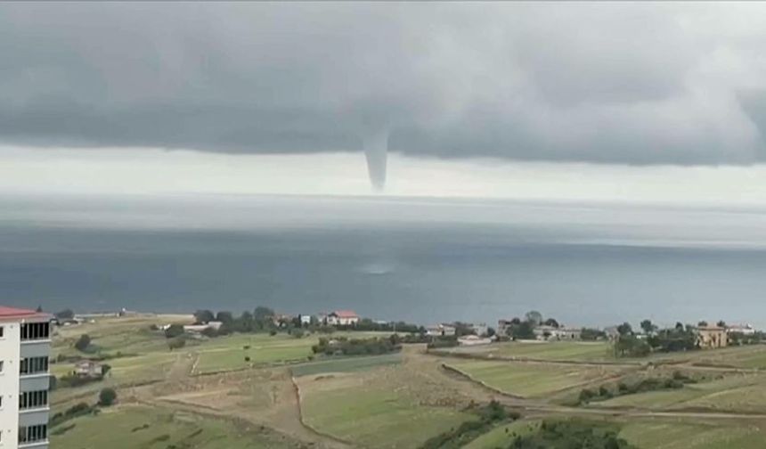 Paniğe yol açtı! Karadeniz'de hortum oluştu