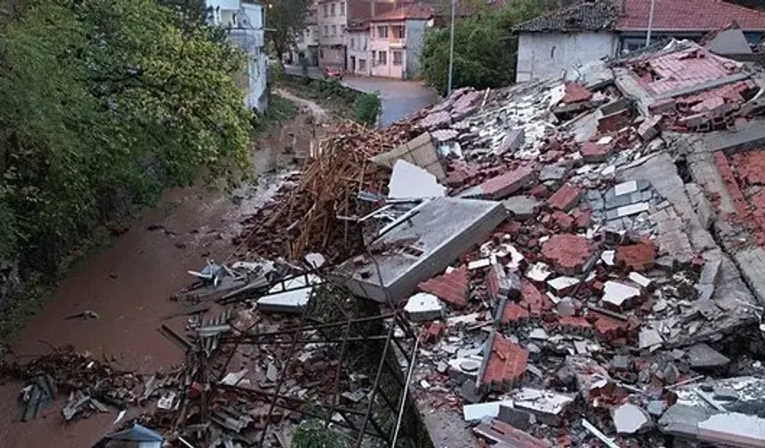 7’lik Naci Görür ve Celal Şengör cephesi zayıflıyor! Şener hocadan sonra kritik bir isim daha  İstanbul’u rahatlatan açıklama yaptı: En fazla 6.6 şiddetinde deprem olur